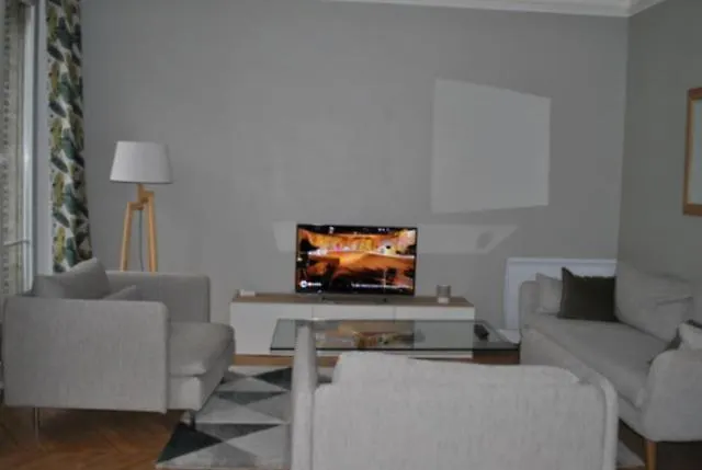 De 80 M² Proche Gare Du Nord *
