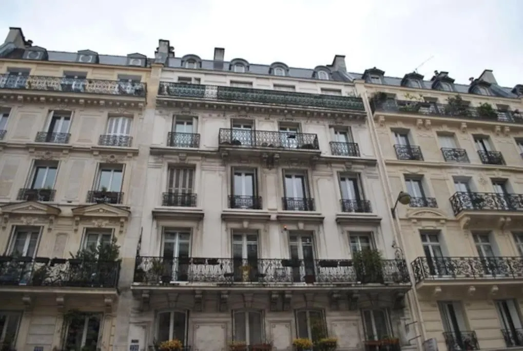 De 80 M² Proche Gare Du Nord Paris